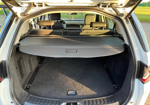 Land Rover Discovery Sport cena 81900 przebieg: 119000, rok produkcji 2017 z Pińczów małe 137